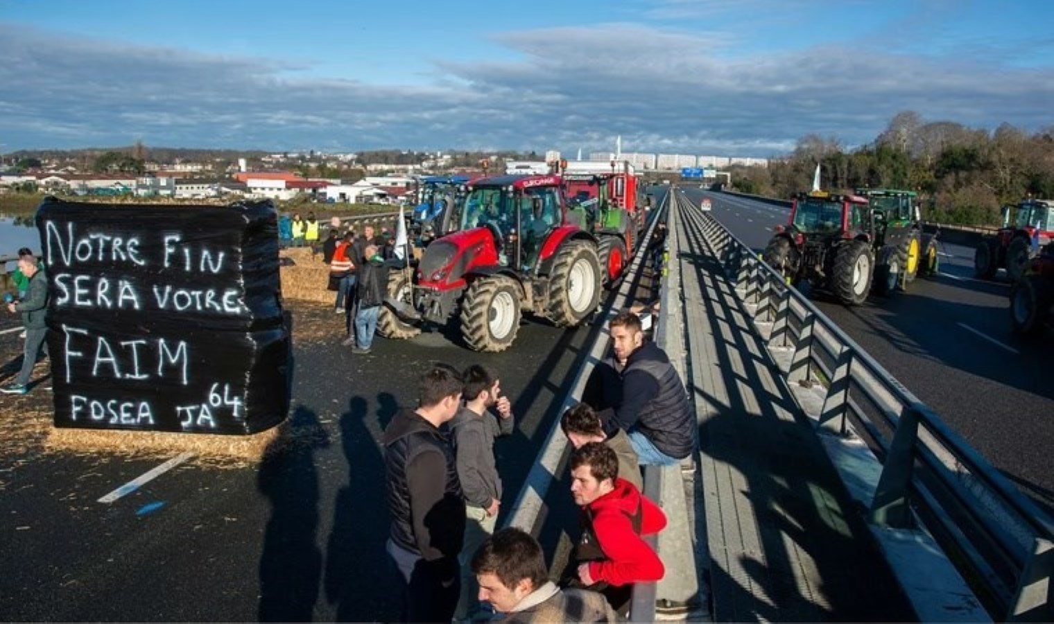 Fransa’da hükümetten protestocu çiftçilere tepki